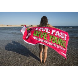 Live fast dive young Towel